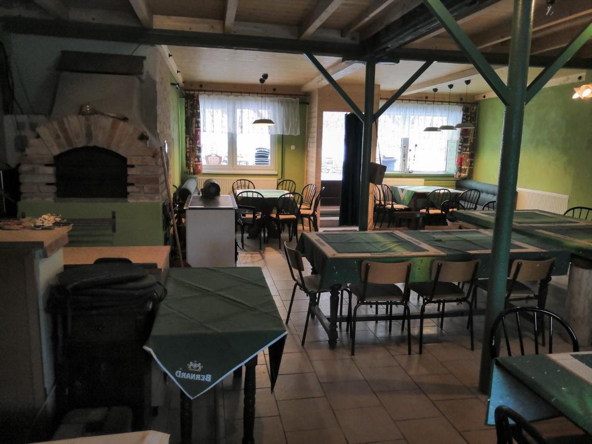 Chalupa Jenin Долни Дворище Екстериор снимка